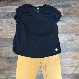 Cali Active Leggins.  Daisy Fuentes Fit Top.  Size M/Medium.